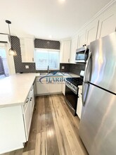 677 W 39th St in Los Angeles, CA - Building Photo - Building Photo