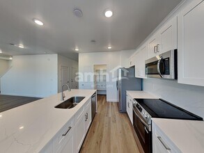 9730 W Luxton Ln in Tolleson, AZ - Foto de edificio - Building Photo