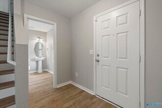 102 Whitestone Dr NE in Huntsville, AL - Building Photo - Building Photo