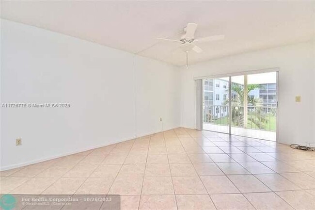 9880 Marina Blvd in Boca Raton, FL - Building Photo - Building Photo