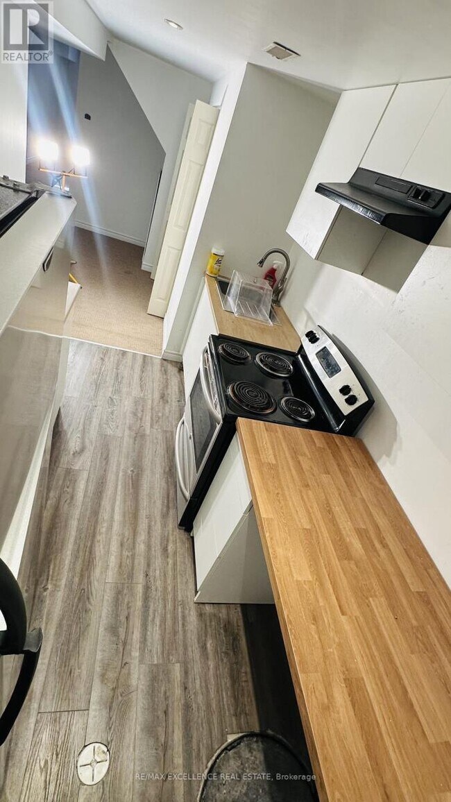 57 Creek Ridge St in Kitchener, ON - Building Photo - Building Photo