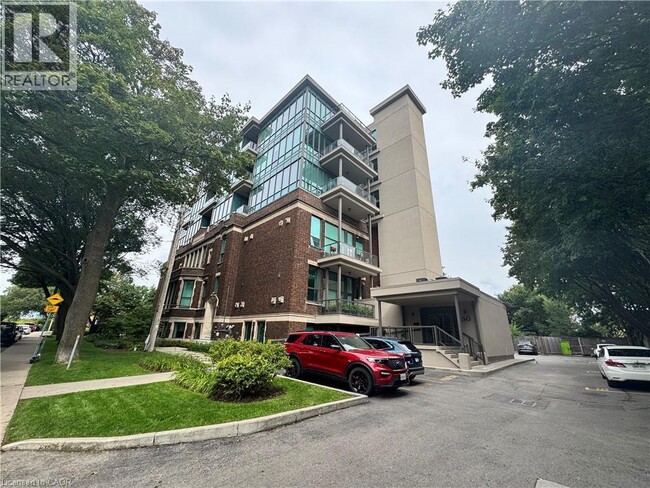 property at 50 Murray St W