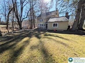 3470 Rhododendron Dr in Northampton, PA - Foto de edificio - Building Photo