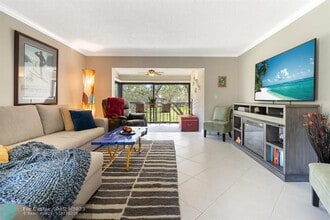 21668 Arriba Real in Boca Raton, FL - Foto de edificio - Building Photo