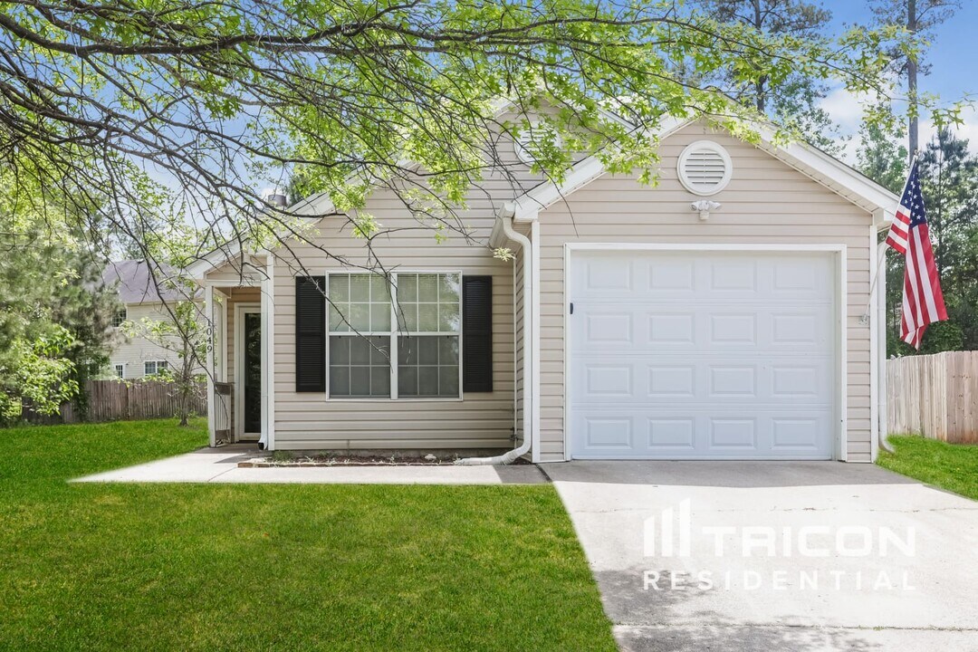 1049 Charlbury Pl in Douglasville, GA - Building Photo