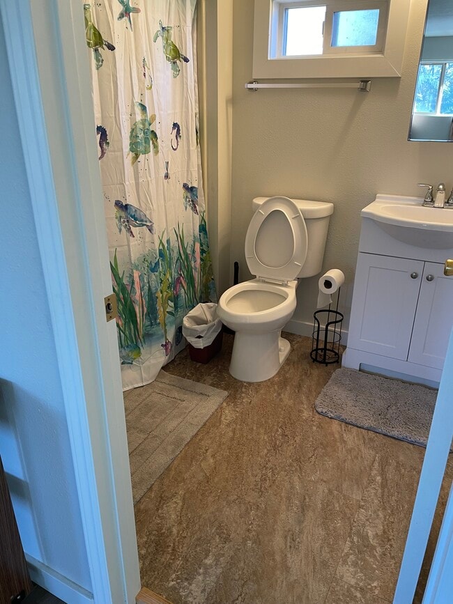 2960 Redwood St in Florence, OR - Building Photo - Building Photo