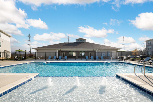 The Crossing at Clear Creek in Dallas, TX - Foto de edificio - Building Photo