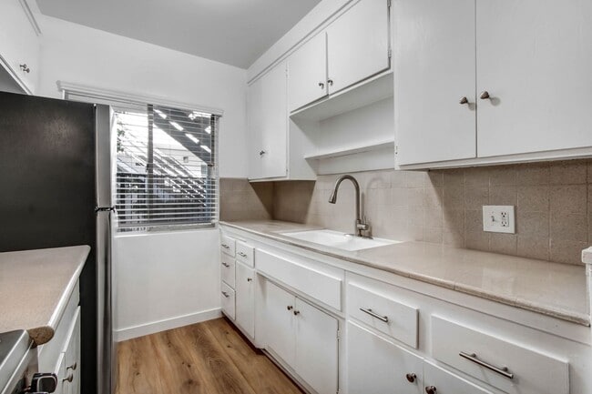 11615 Darlington Ave in Los Angeles, CA - Building Photo - Building Photo