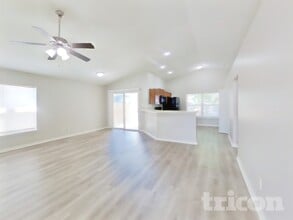 1532 Irishwood Ct in Middleburg, FL - Foto de edificio - Building Photo