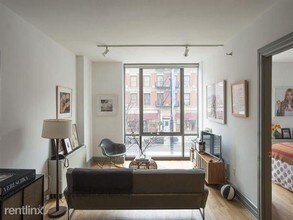 37 Bank St in New York, NY - Building Photo - Building Photo