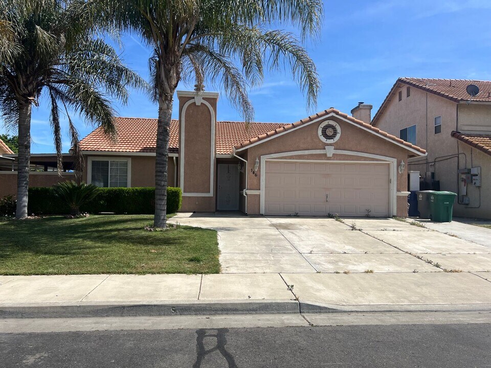 146 Toscano Ct in Los Banos, CA - Building Photo