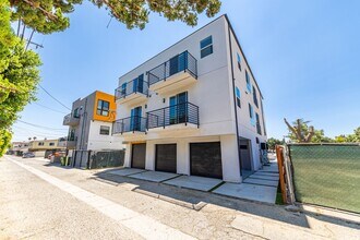 6700 Balboa Blvd in Los Angeles, CA - Building Photo - Building Photo