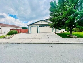 17820 Boxelder Ct in Reno, NV - Building Photo - Building Photo