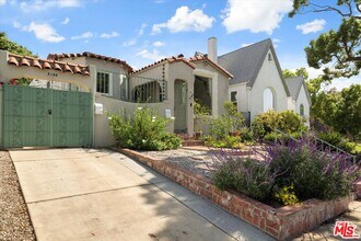 3154 W 74th St in Los Angeles, CA - Building Photo - Building Photo