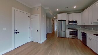 104 Warren St, Unit 5 in Boston, MA - Building Photo