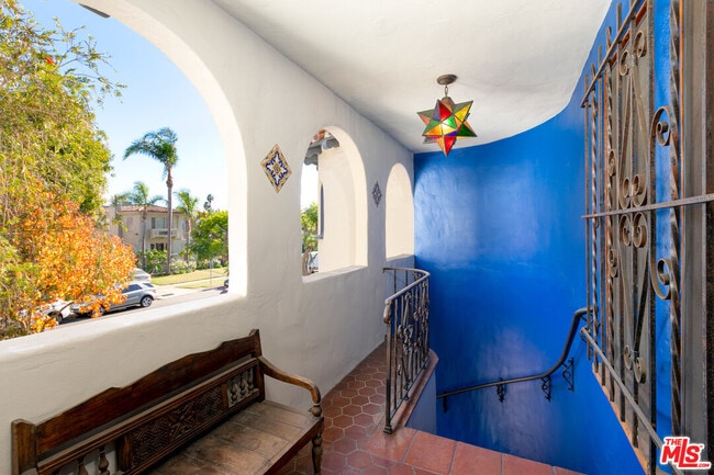 1169 Hi Point St in Los Angeles, CA - Building Photo - Building Photo