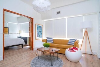 227 1st St in Miami Beach, FL - Building Photo - Building Photo