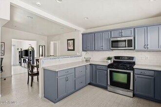 3802 E Shaw Butte Dr in Phoenix, AZ - Building Photo - Building Photo