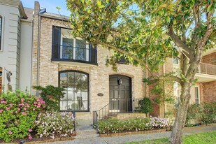 7527 Del Monte Dr in Houston, TX - Building Photo