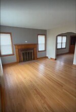 8902 W Silver Spring Dr in Milwaukee, WI - Building Photo - Building Photo