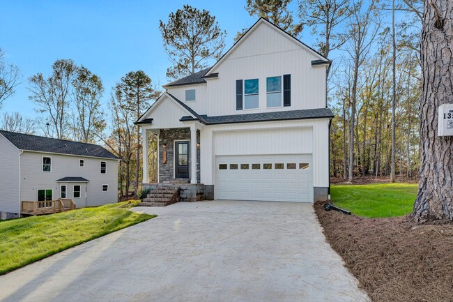 135 Dagnall Cir in Laurens, SC - Building Photo - Building Photo