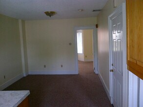 6 Court St, Unit Apt #3 in New Haven, CT - Building Photo - Building Photo