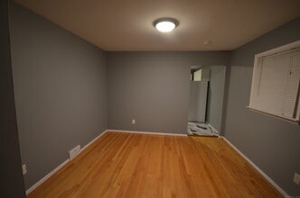 28 Riverside Dr in Fairfield, CT - Building Photo - Building Photo