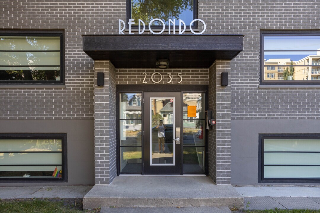 2035 34 Av SW in Calgary, AB - Building Photo