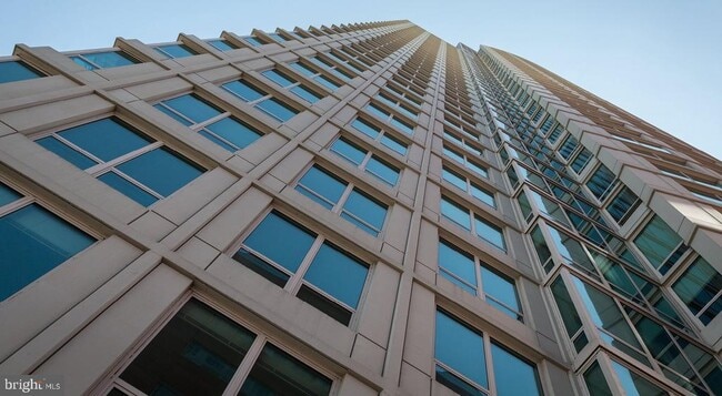 200 W Washington Square in Philadelphia, PA - Building Photo - Building Photo
