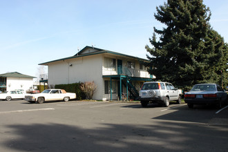 Parkrose Terrace in Portland, OR - Building Photo - Building Photo