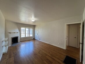 917 Santa Clara Ave, Unit B in Alameda, CA - Building Photo - Building Photo