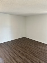 3810 N Maryvale Pkwy in Phoenix, AZ - Building Photo - Building Photo