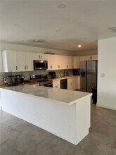 14001 Mustang Trail in Southwest Ranches, FL - Foto de edificio - Building Photo