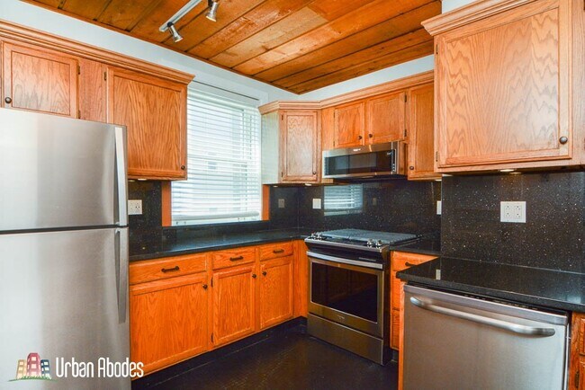 1653 W Gregory St, Unit J03W in Chicago, IL - Building Photo - Building Photo