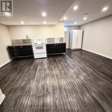 104 Armitage Dr in Newmarket, ON - Building Photo - Building Photo