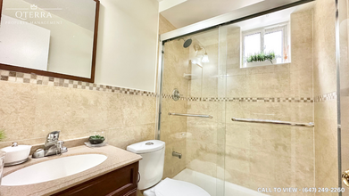 133 Meadowbank Rd in Toronto, ON - Building Photo - Building Photo