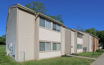 Hunter's Creek Apartments in Cincinnati, OH - Building Photo - Building Photo