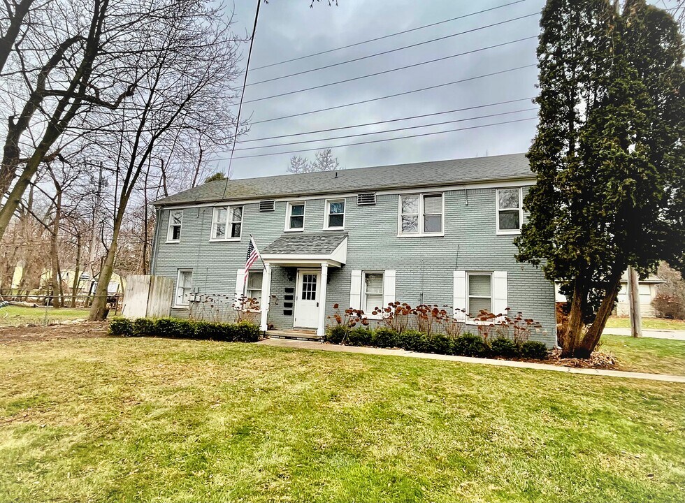 62 Madison Ct in Clarkston, MI - Building Photo