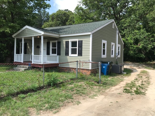 1909 Rosehill Rd in Fayetteville, NC - Building Photo - Building Photo