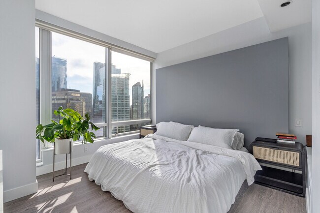 1077 W Cordova St in Vancouver, BC - Building Photo - Building Photo