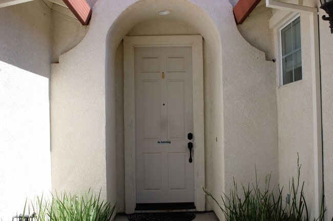 1975 Mokelumne Dr in Antioch, CA - Building Photo - Building Photo