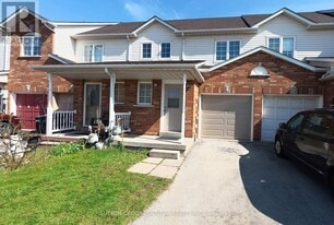 4422 Fairview St in Burlington, ON - Building Photo