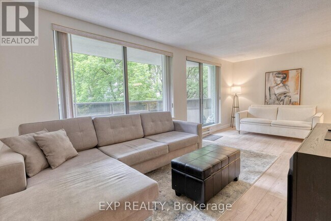 470-470 Laurier Ave W in Ottawa, ON - Building Photo - Building Photo
