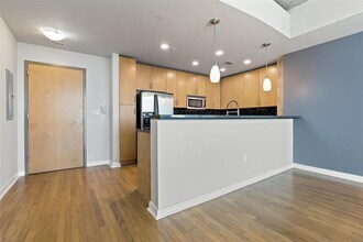360 Nueces St in Austin, TX - Building Photo - Building Photo