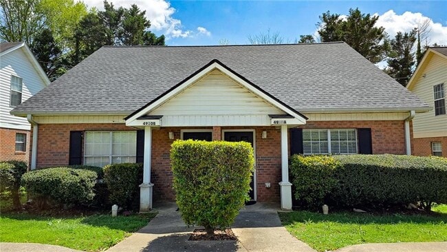 property at 4910 Pinehurst Cir
