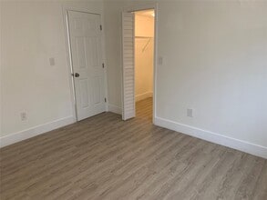 4121 Stirling Rd, Unit 401 in Davie, FL - Building Photo - Building Photo