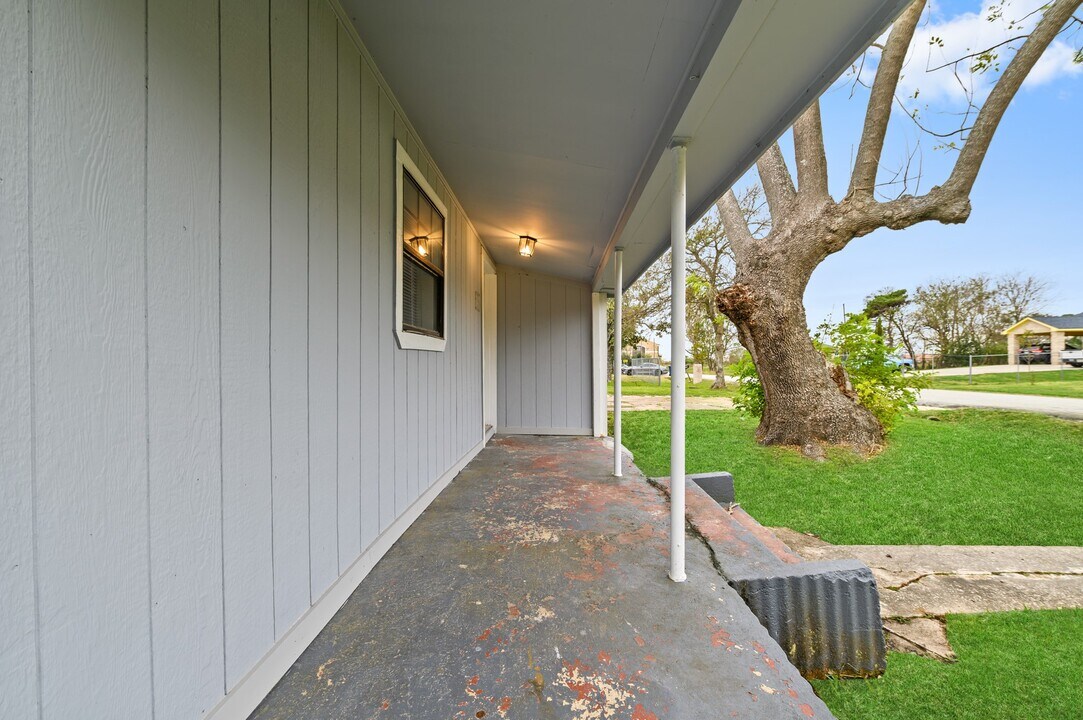 3421 3rd Ave N in Texas City, TX - Building Photo