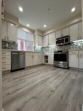 305 Marinella Aisle in Irvine, CA - Building Photo - Building Photo
