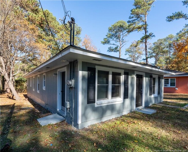 421 Squirrel St in Fayetteville, NC - Foto de edificio - Building Photo