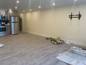 1028a Commonwealth Ave in Brookline, MA - Building Photo - Building Photo